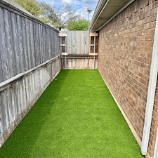 Side-Yard-Dog-Run-with-Pet-Friendly-Artificial-Turf-in-Allen-TX 1